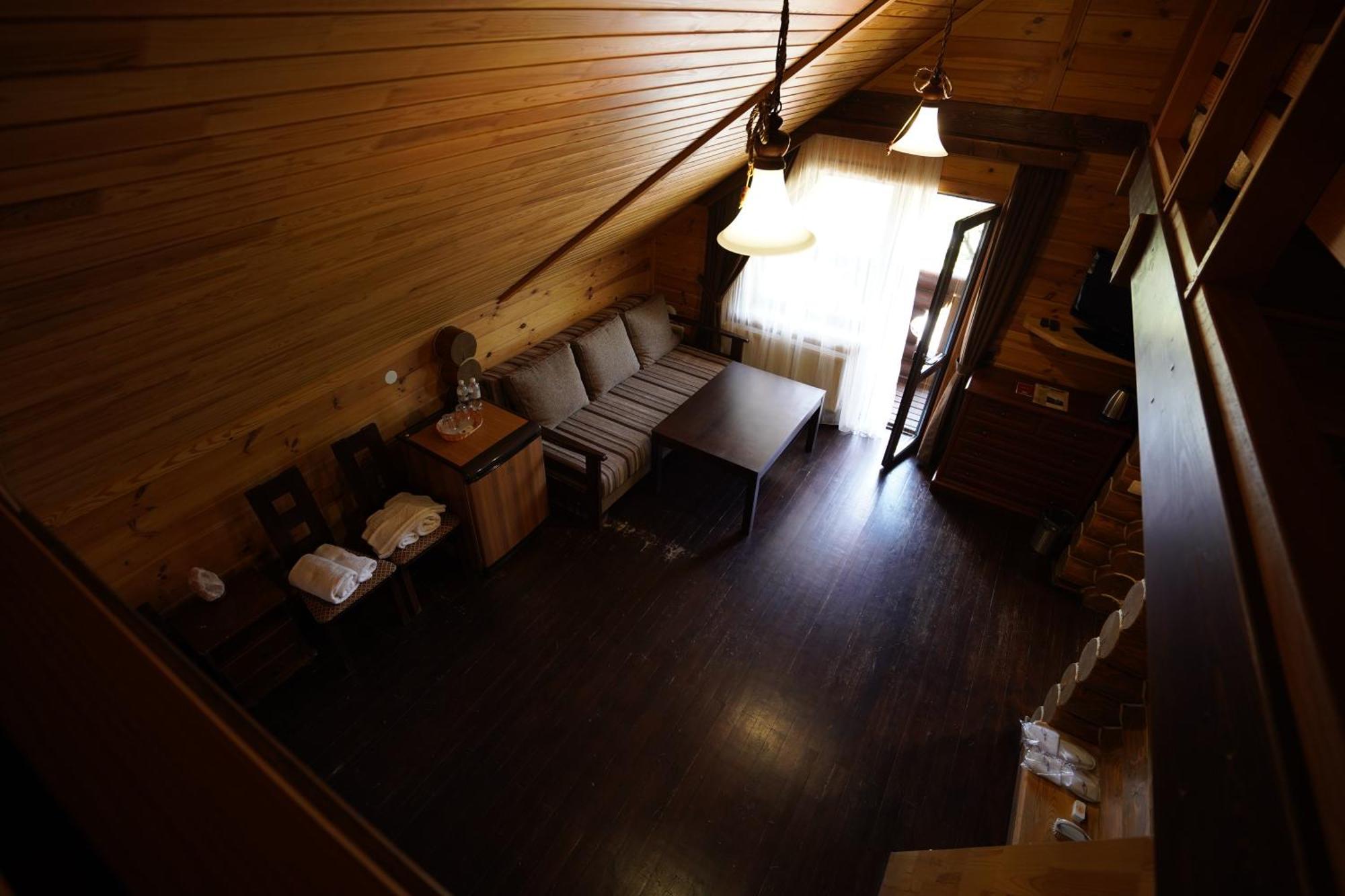 泽罗维塔山林小屋 Nizhniy Studenyy 外观 照片