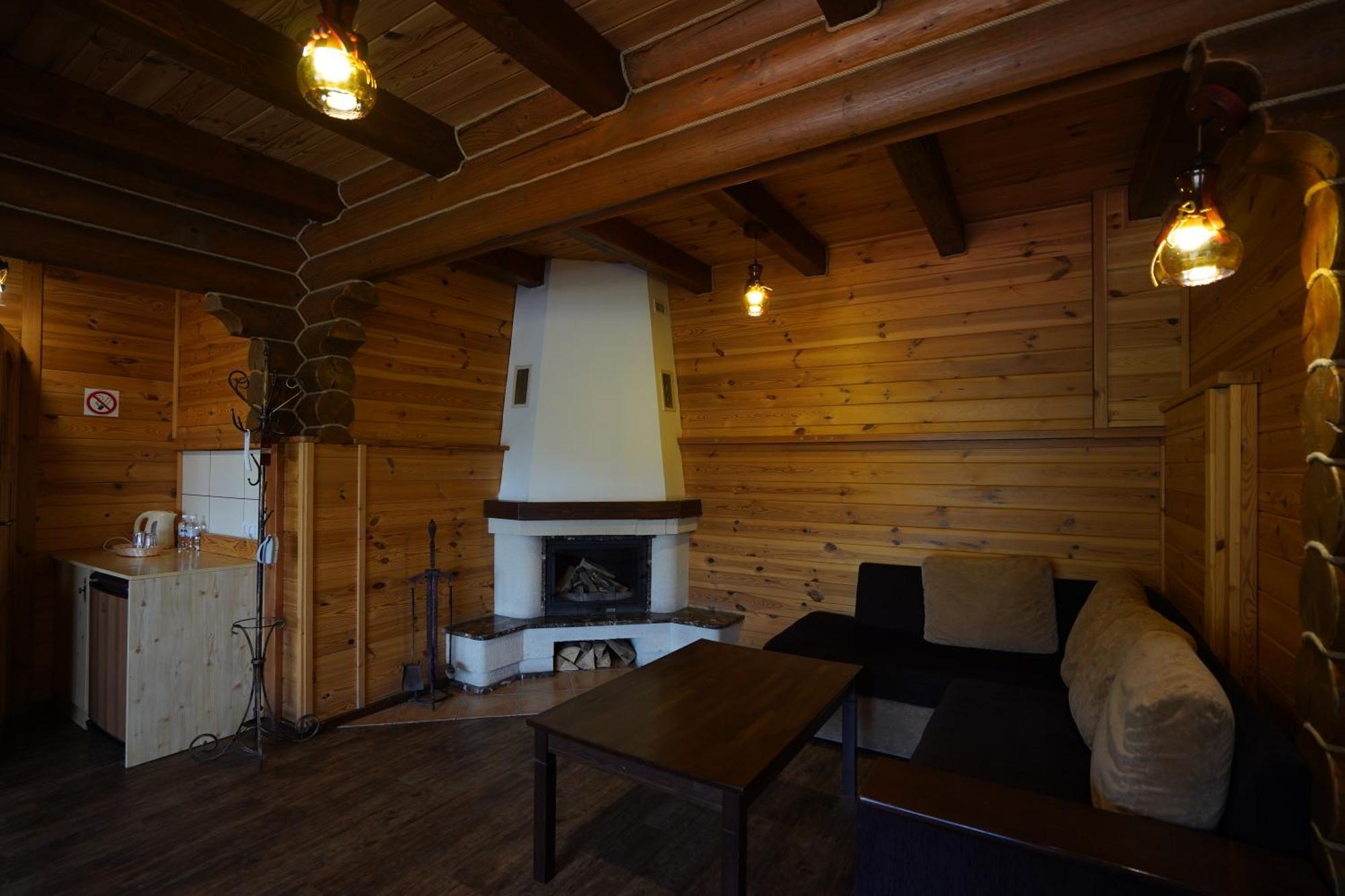 泽罗维塔山林小屋 Nizhniy Studenyy 外观 照片