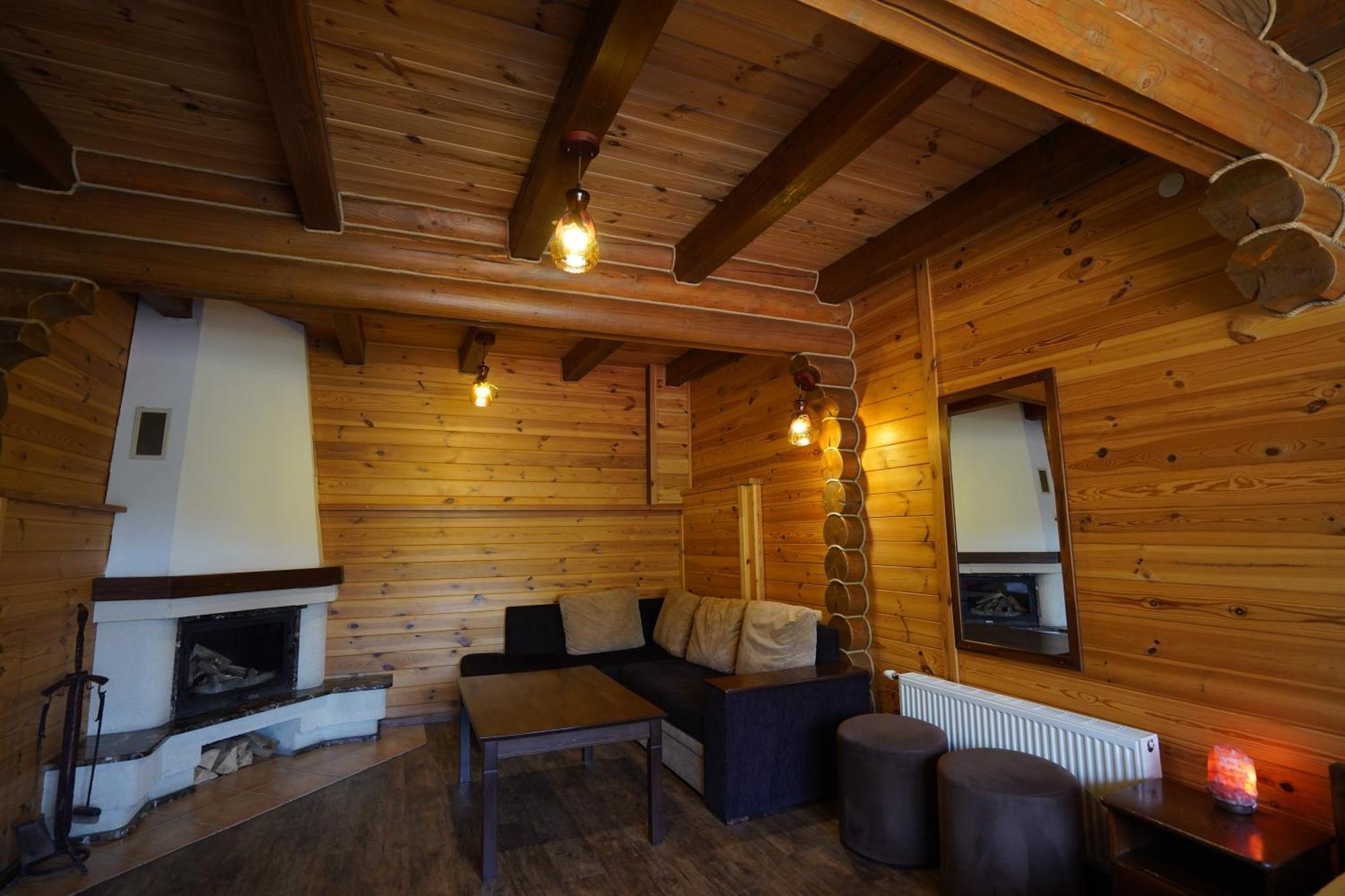 泽罗维塔山林小屋 Nizhniy Studenyy 外观 照片