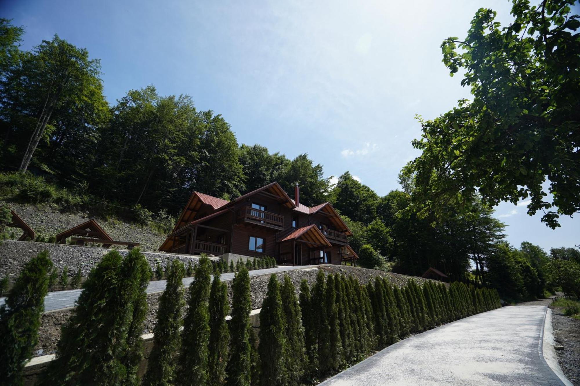泽罗维塔山林小屋 Nizhniy Studenyy 外观 照片